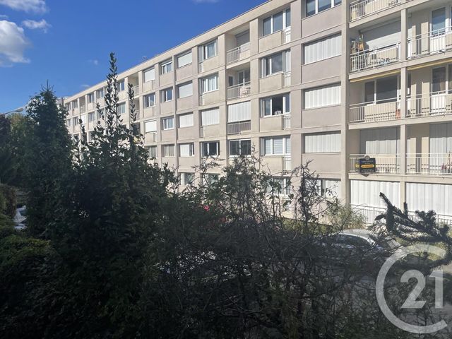 Appartement F2 à vendre - 2 pièces - 49.56 m2 - FRESNES - 94 - ILE-DE-FRANCE - Century 21 Eureka